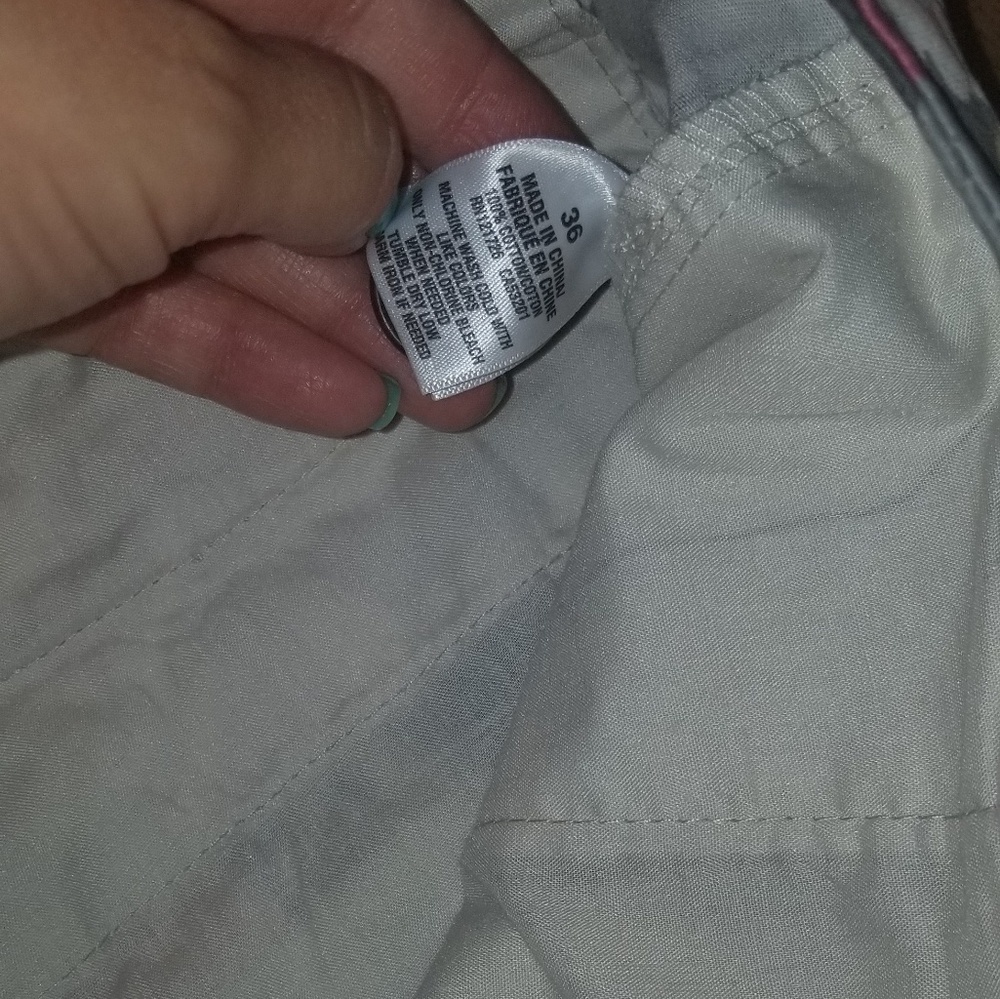 Shorts - Picture 3 of 3
